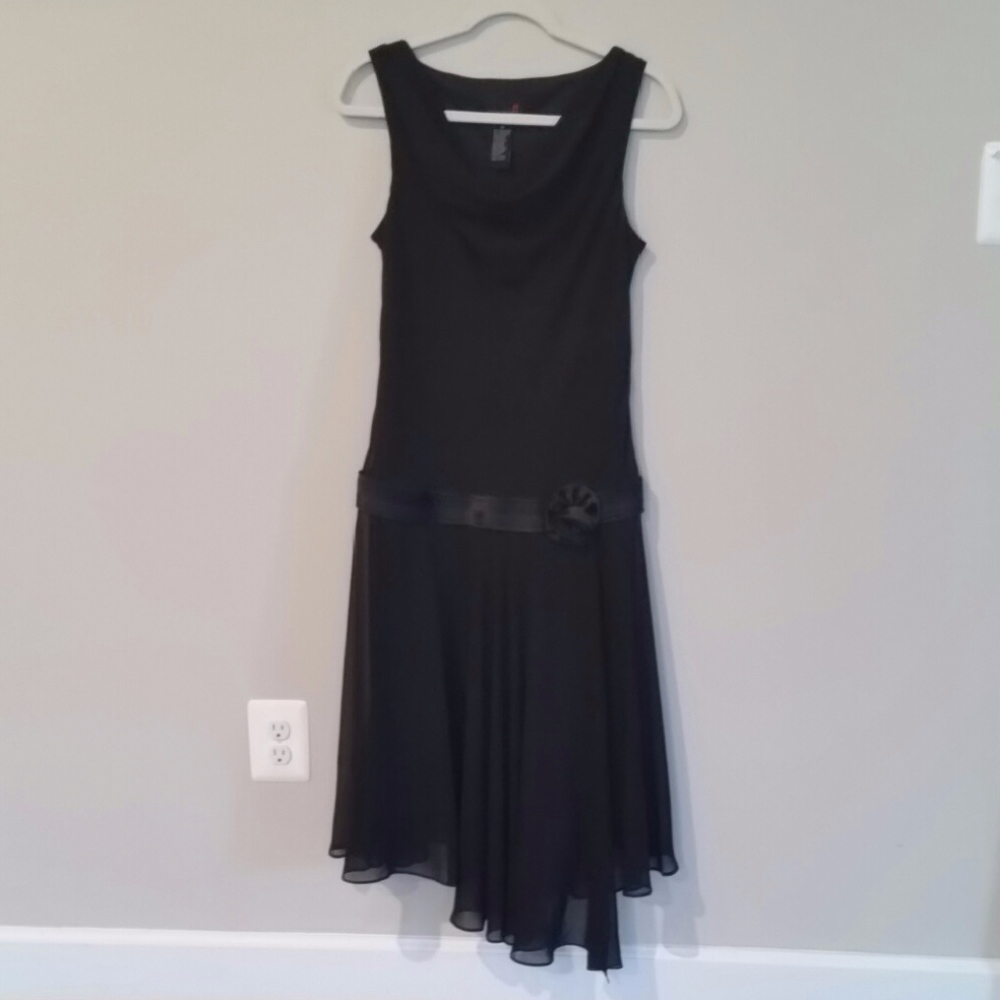 Classic Black Sleeveless Dress with Belt Detail